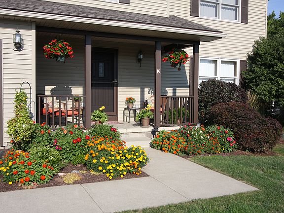 2nd image of 19 Summer Hill Dr
