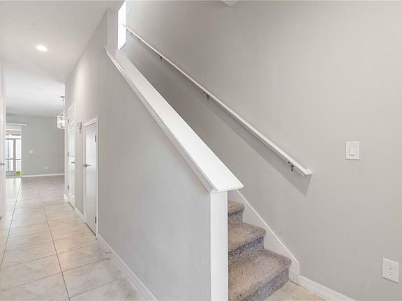 3rd image of 1100 Coral Ln