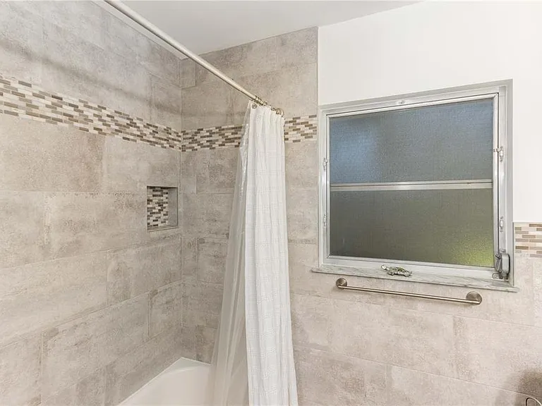 3997 McKay Creek Cir — Photo 21