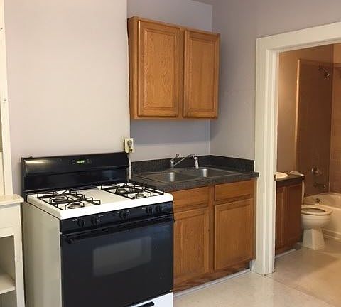 3rd image of 2326 Lapeyrouse St