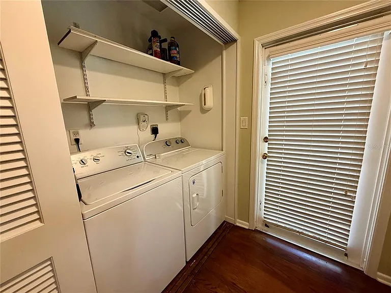 701 SW 28th St — Photo 14
