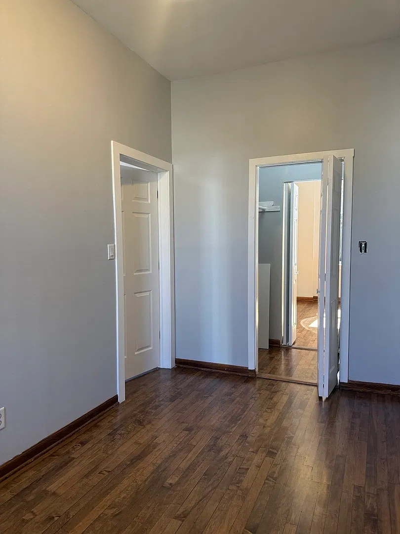 2 bed, 1000 sqft, $1,950 — Photo 2