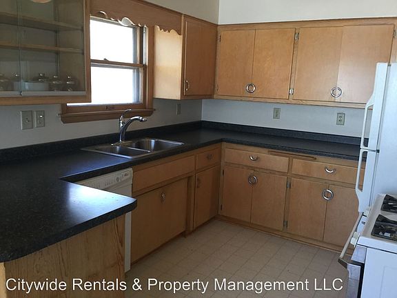 3rd image of 10008 W North Ave