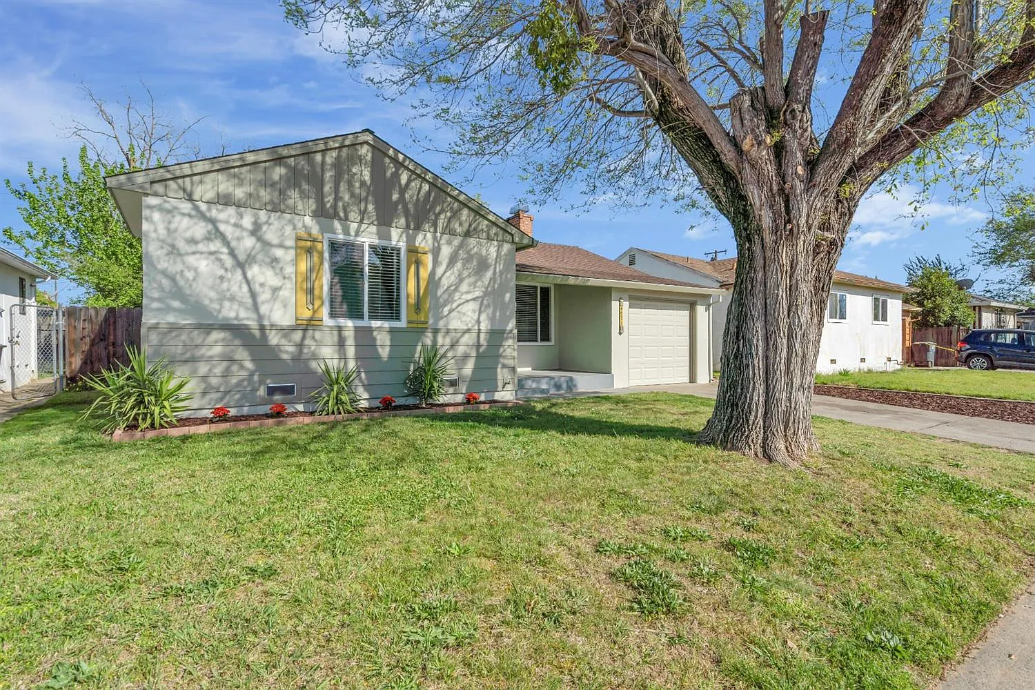 4971 76th St photo 1