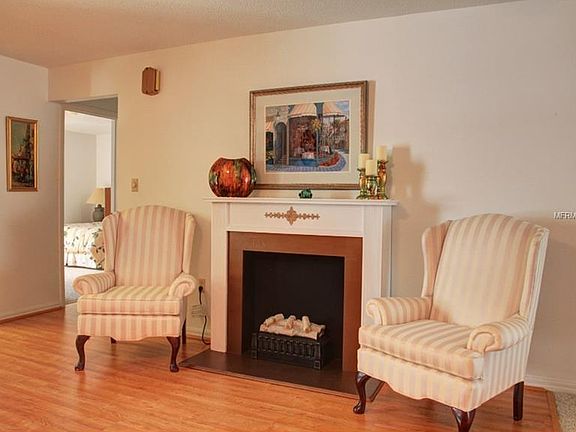 3rd image of 689 Lake Howard Dr NW APT 4D
