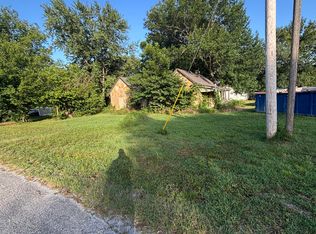 302 S Perry St, Fairland, OK 74343