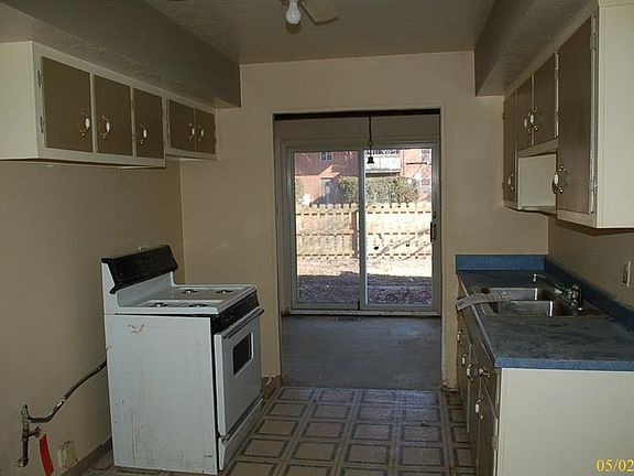 5th image of 26567 Sussex Dr