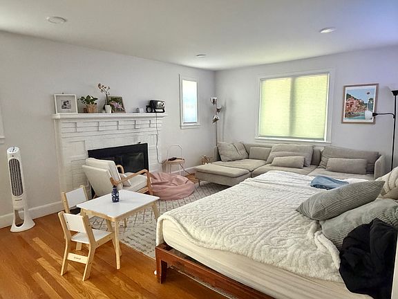 4th image of 60 Gardner Rd #1