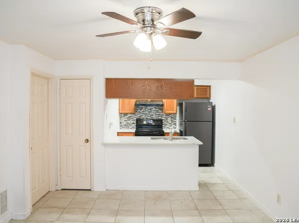 11610 Vance Jackson Rd, San Antonio, TX