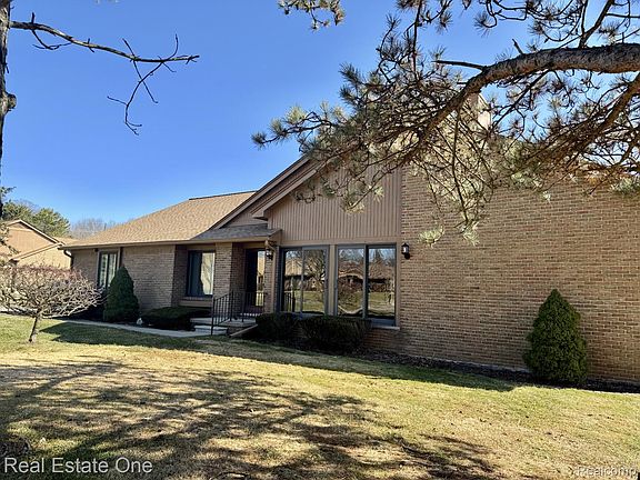 4th image of 2136 London Bridge Dr