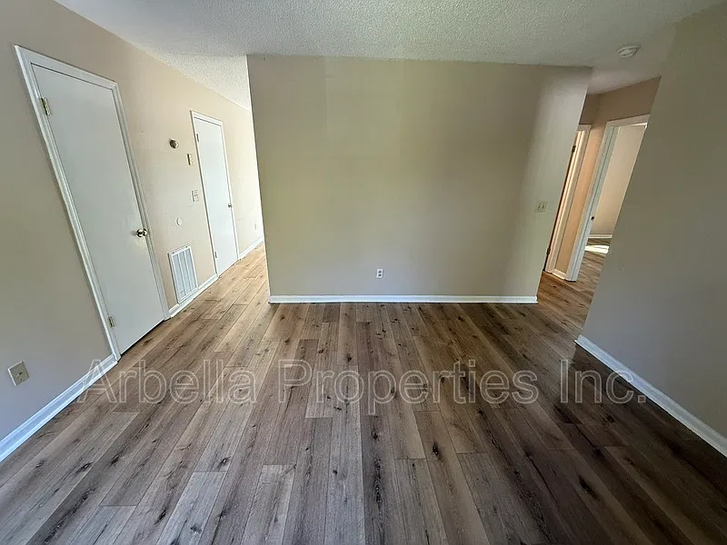 103 S Beech St — Photo 4