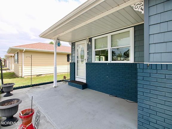 5th image of 77 Bonaire Drive