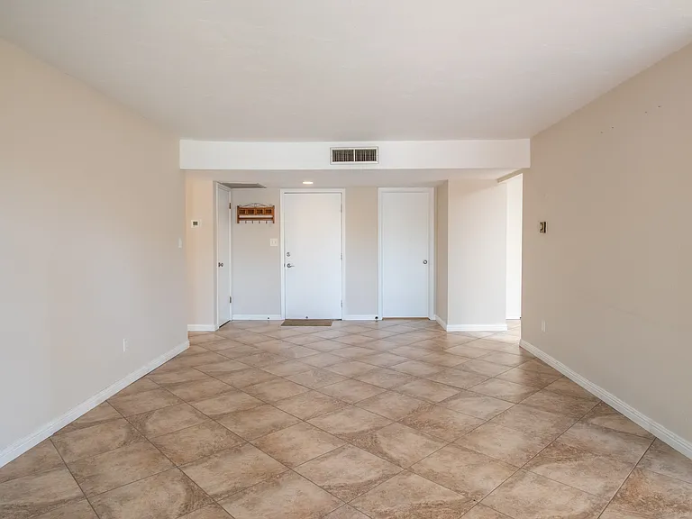 2921 Valle Vis — Photo 3