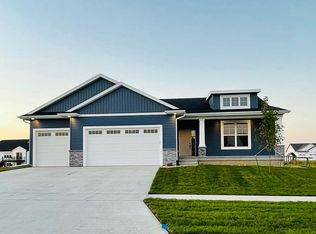 1312 Cedar Springs Dr, Marion, IA 52302