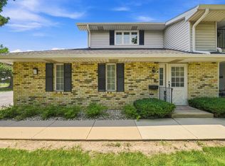 3018 86th St UNIT 204, Kenosha, WI 53142