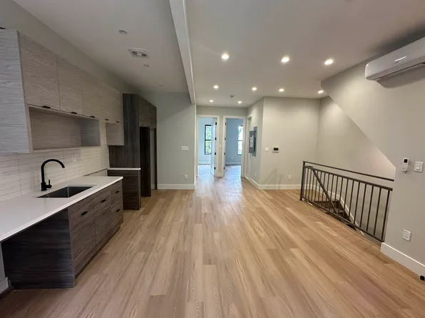 90 Harman Street image 1 of 6