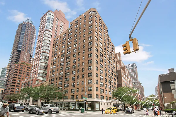 Rented by Sotheby's International Realty | media 36