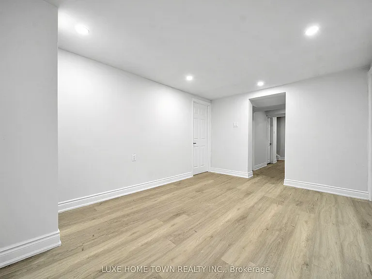5 Centennial Dr — Photo 31