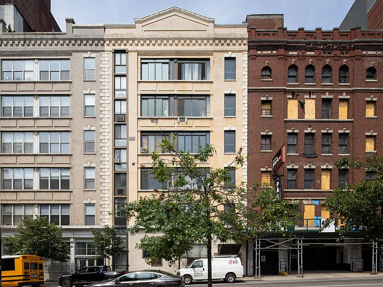 415 W 55th St #1C — Photo 10