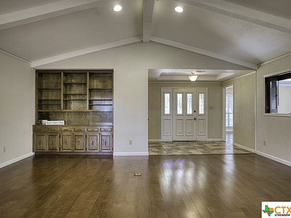 4th image of 718 Coyote Cir