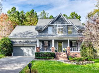 1067 Hunters Run Dr, Tega Cay, SC 29708