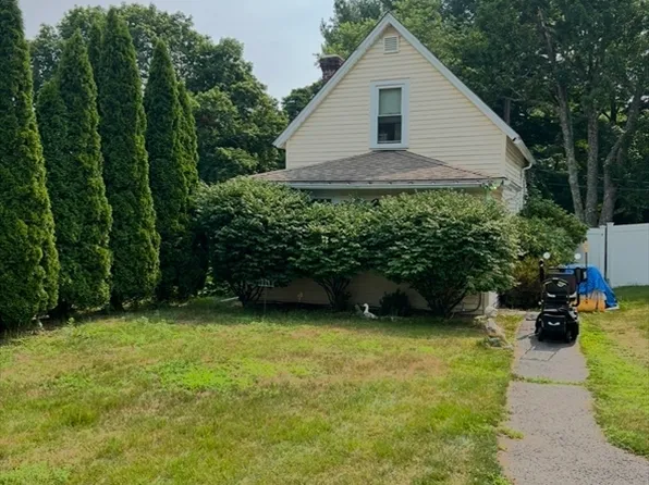 19-19A Stockton St, Boylston, MA 01505