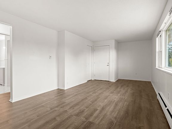 4th image of 3 Sweden Ln #1