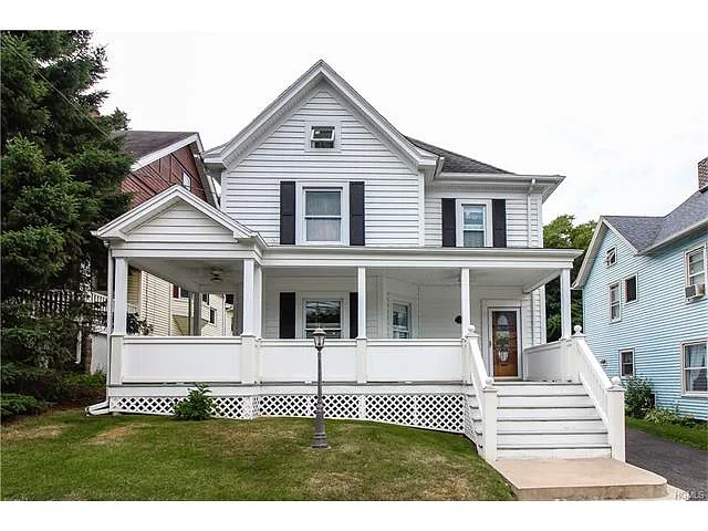 55 Maple St photo 1