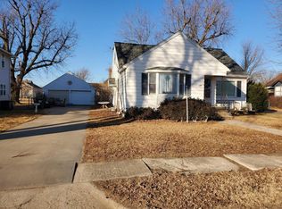 307 S Maple St, Pretty Prairie, KS 67570