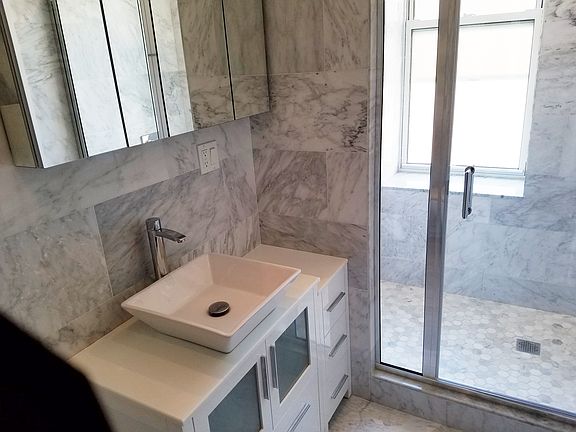 4th image of 1059 Lexington Ave APT 3F