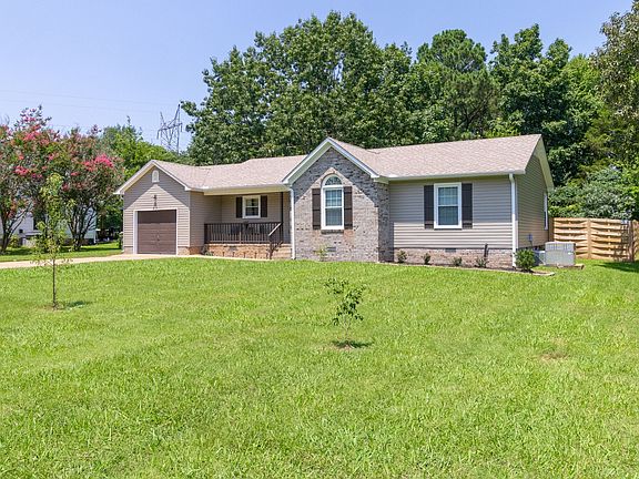 3rd image of 1702 Briarwood Dr
