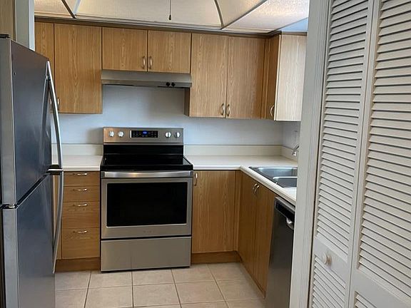 3rd image of 1011 Ocean Marina Dr Unit 1011