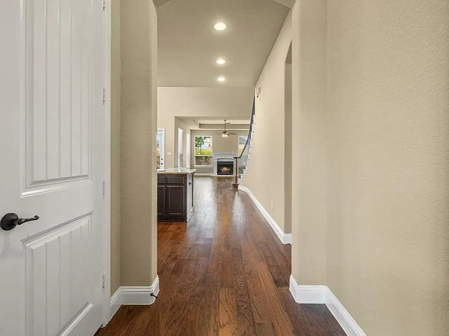 4 bed, 3193 sqft, $3,800 — Photo 2