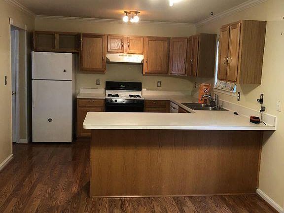 4th image of 125 Sylvan Ave