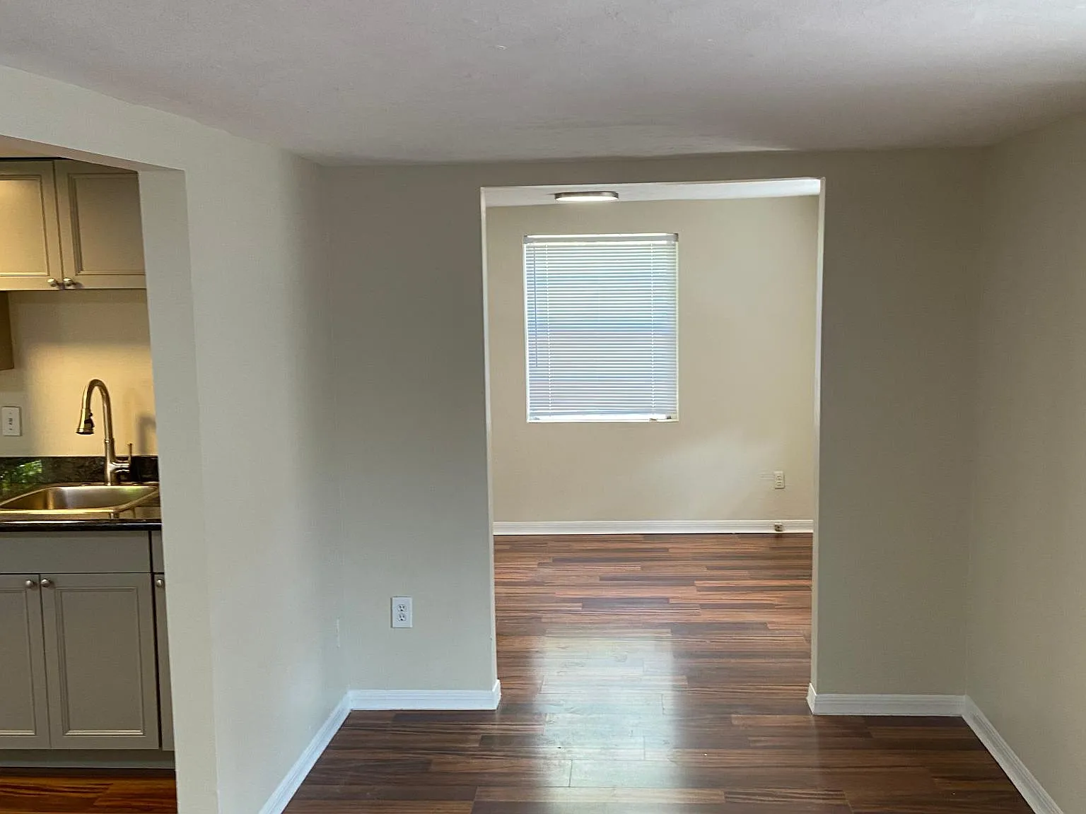 1 bed, 550 sqft, $1,200 — Photo 4