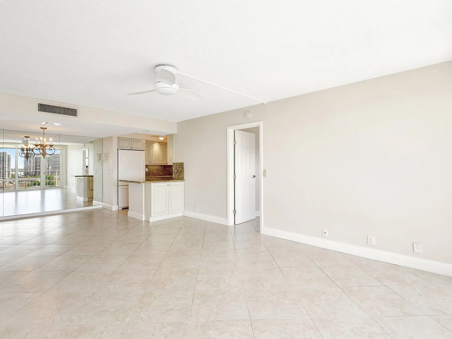 2 bed, 2.0 bath, 1143 sqft, $2,800 — Photo 4