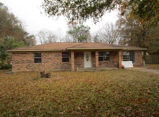 9900 Briarcliff Dr, Moss Point, MS 39562