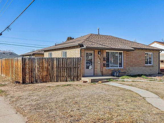 5th image of 3305 Olive St #A