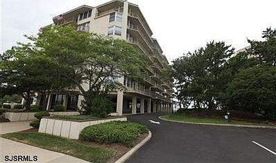 2nd image of 500 Bay Ave #1305