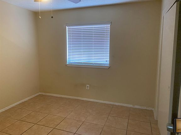 4th image of 19519 Plantain Dr #A