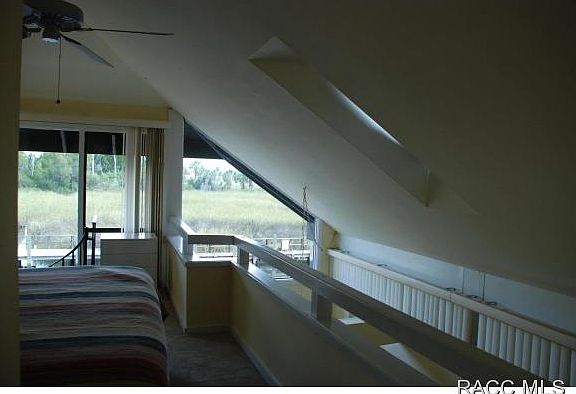 5th image of 2689 N Seabreeze Pt