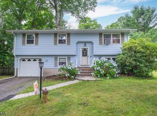 8 Rosemont Ave, West Milford, NJ