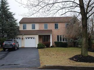 4006 Killarney Dr, Bethlehem, PA 18020