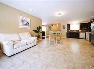 60 Crescent Hills Dr #1, Saint Peters, MO 63376