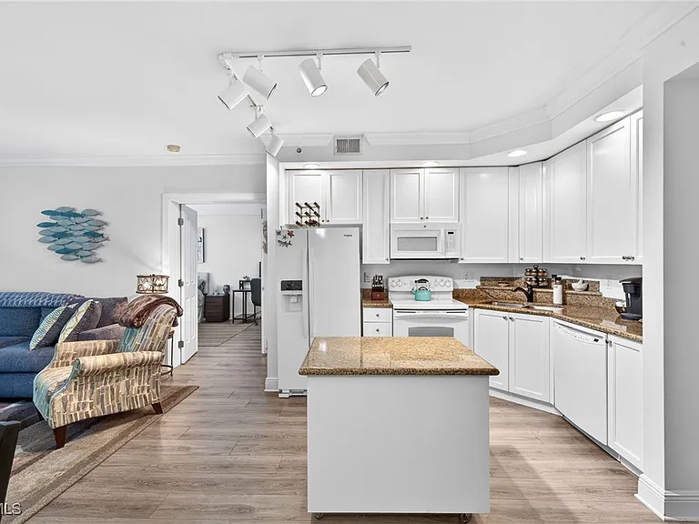 2825 Palm Beach Blvd #317 — Photo 8