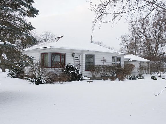 2nd image of 605 Cottonwood St