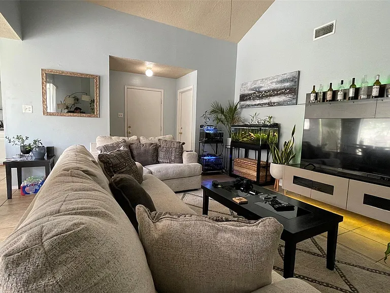 19430 Cypress Canyon Dr — Photo 5