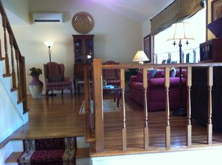 25 Adrienne Dr, Old Bethpage, NY 11804