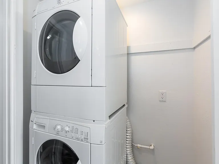 1738 S Bentley Ave #302 — Photo 50