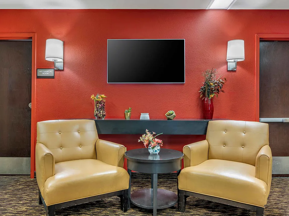 Lobby and Guest Check-in